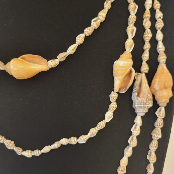Vintage Shell Necklace Set Of Three Strings - Picture 4 of 10